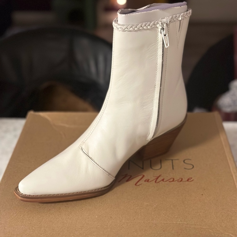 Coconuts by Matisse White Ankle Boots
